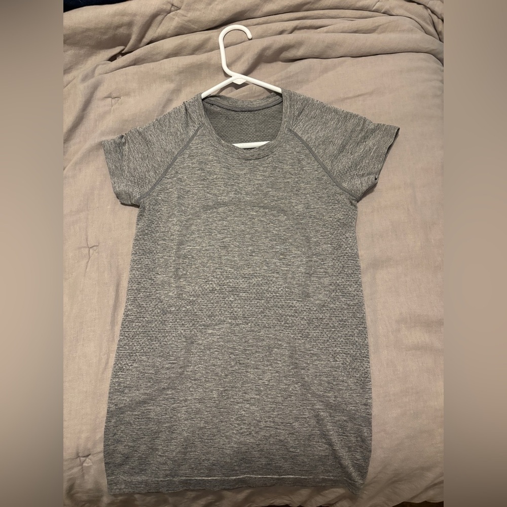 Lululemon grey swiftly tech tee size 4